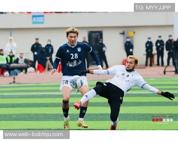CMG群众足球邀请赛首场战平东道主永州与泰安2比2平局白云飞精彩梅开二度
