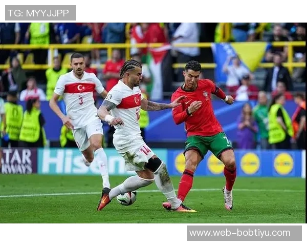 B费谈角色转变：助攻中锋C罗带来的独特价值无可替代