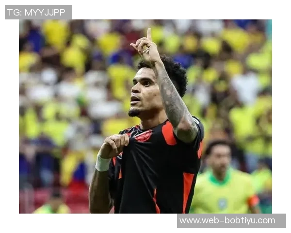 迪亚斯激情滑跪庆祝倒地助攻与补时绝杀展现战斗精神至最后一刻